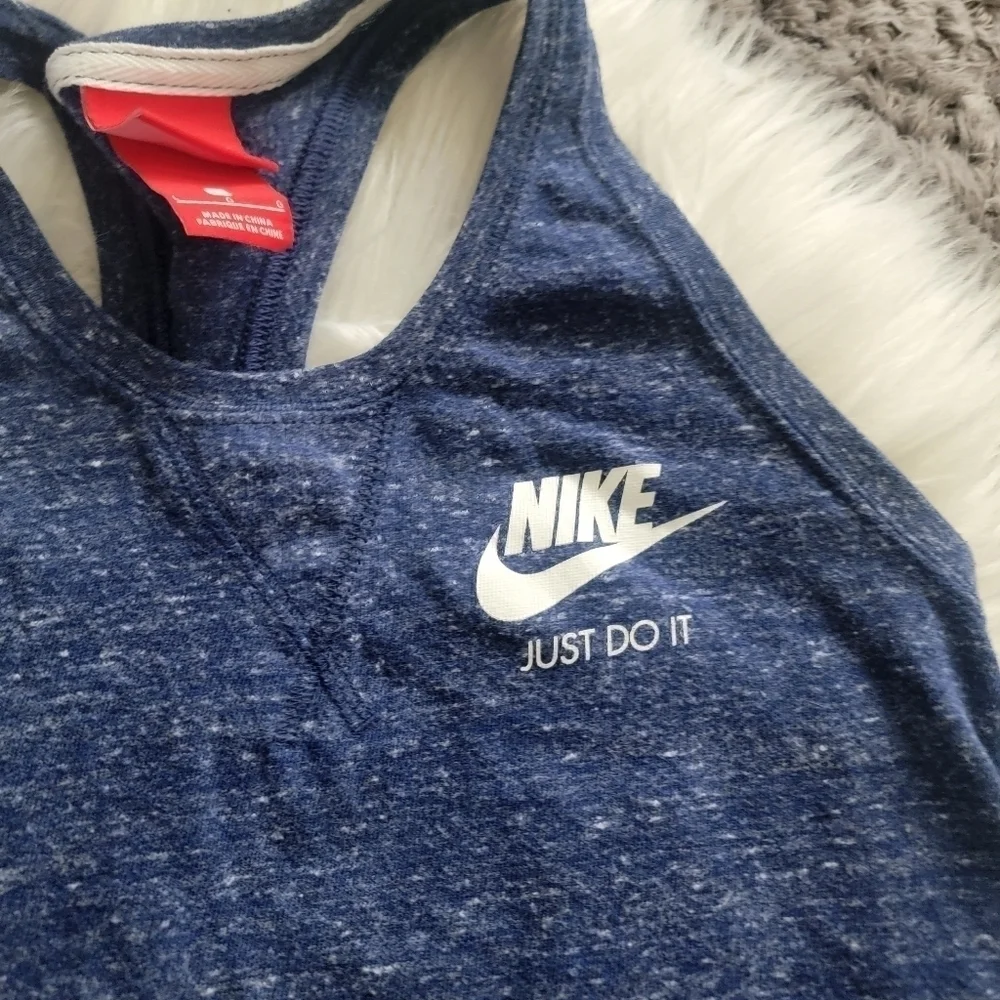 2/$20 Nike Tank L